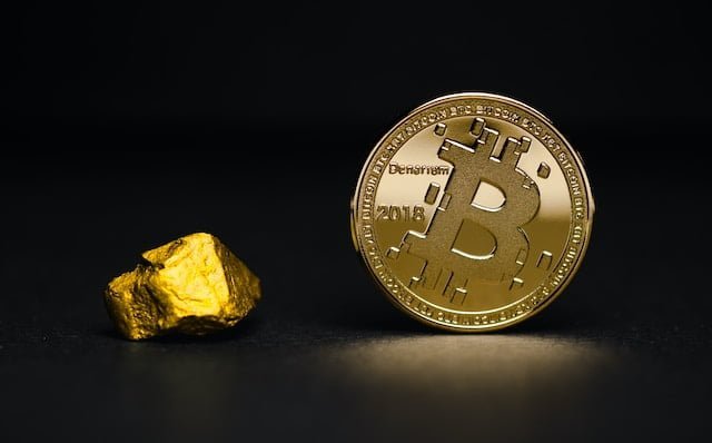 bitcoin, gold coin